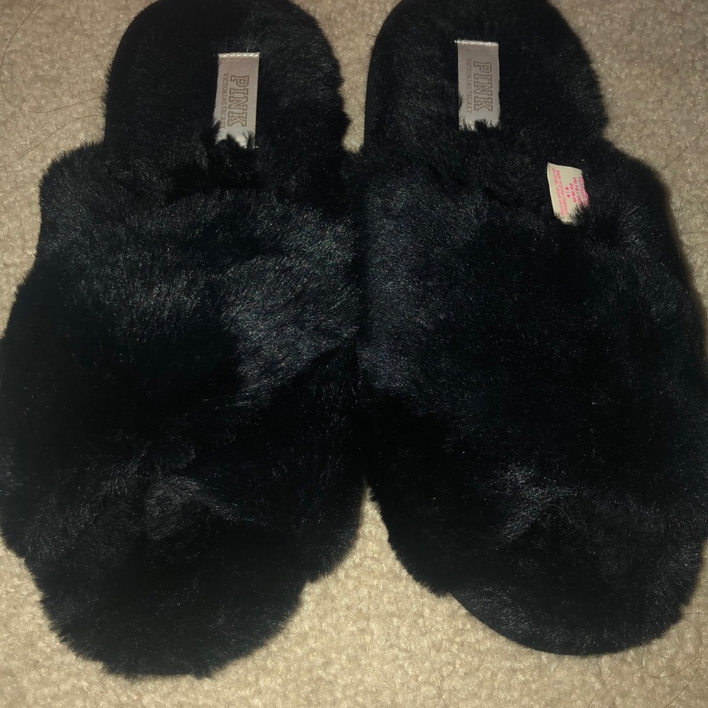 Victoria’s Secret PINK Black House Slippers M(7-8)
